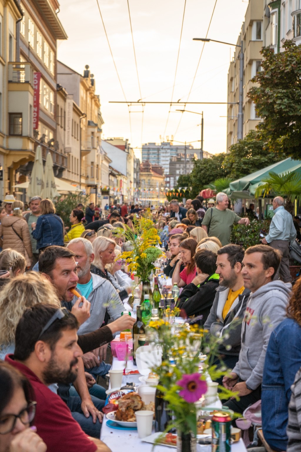 Fotografie 13 projektu STŮL NA MÍRU v Pardubicích