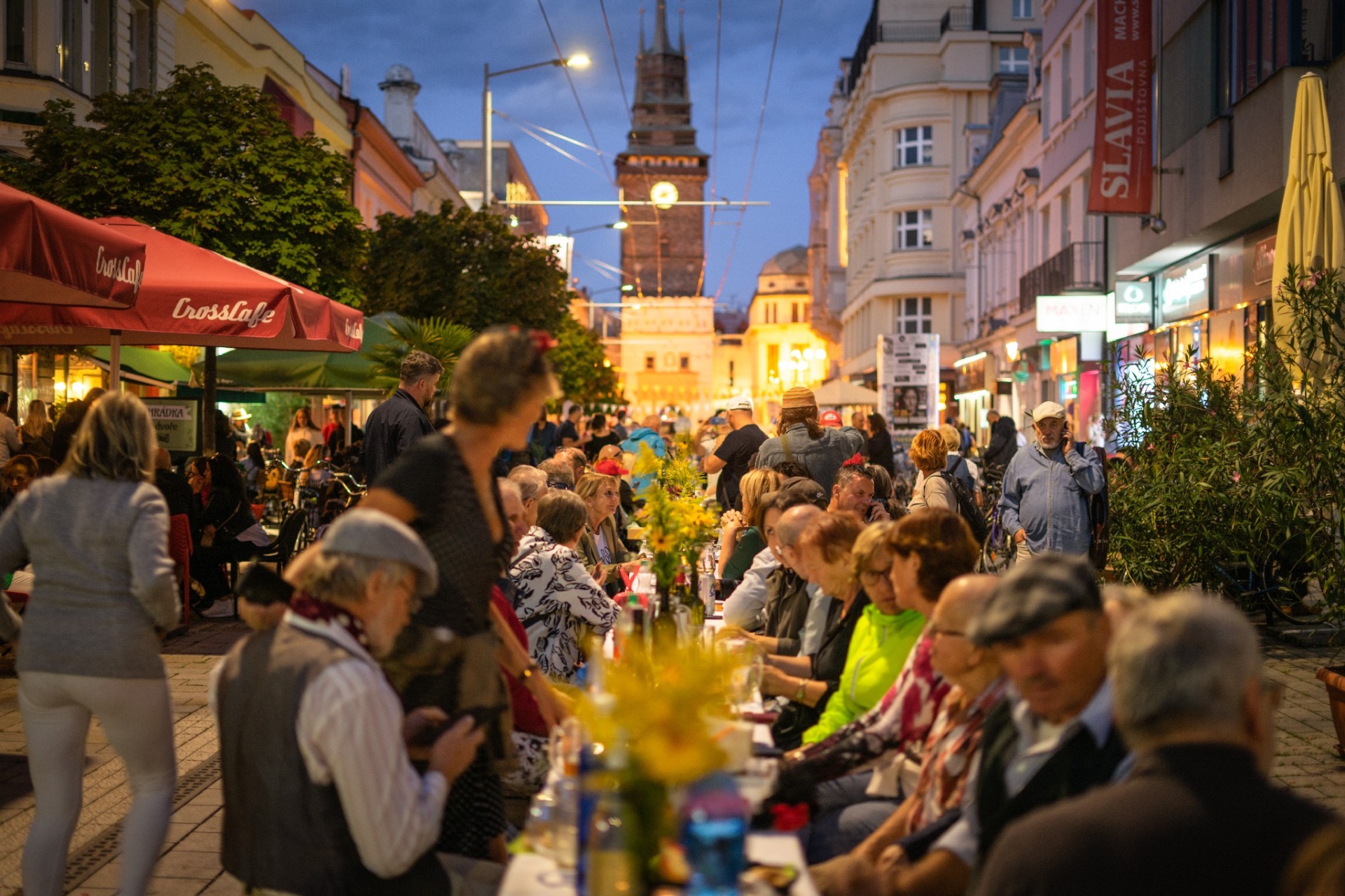 Fotografie 20 projektu STŮL NA MÍRU v Pardubicích