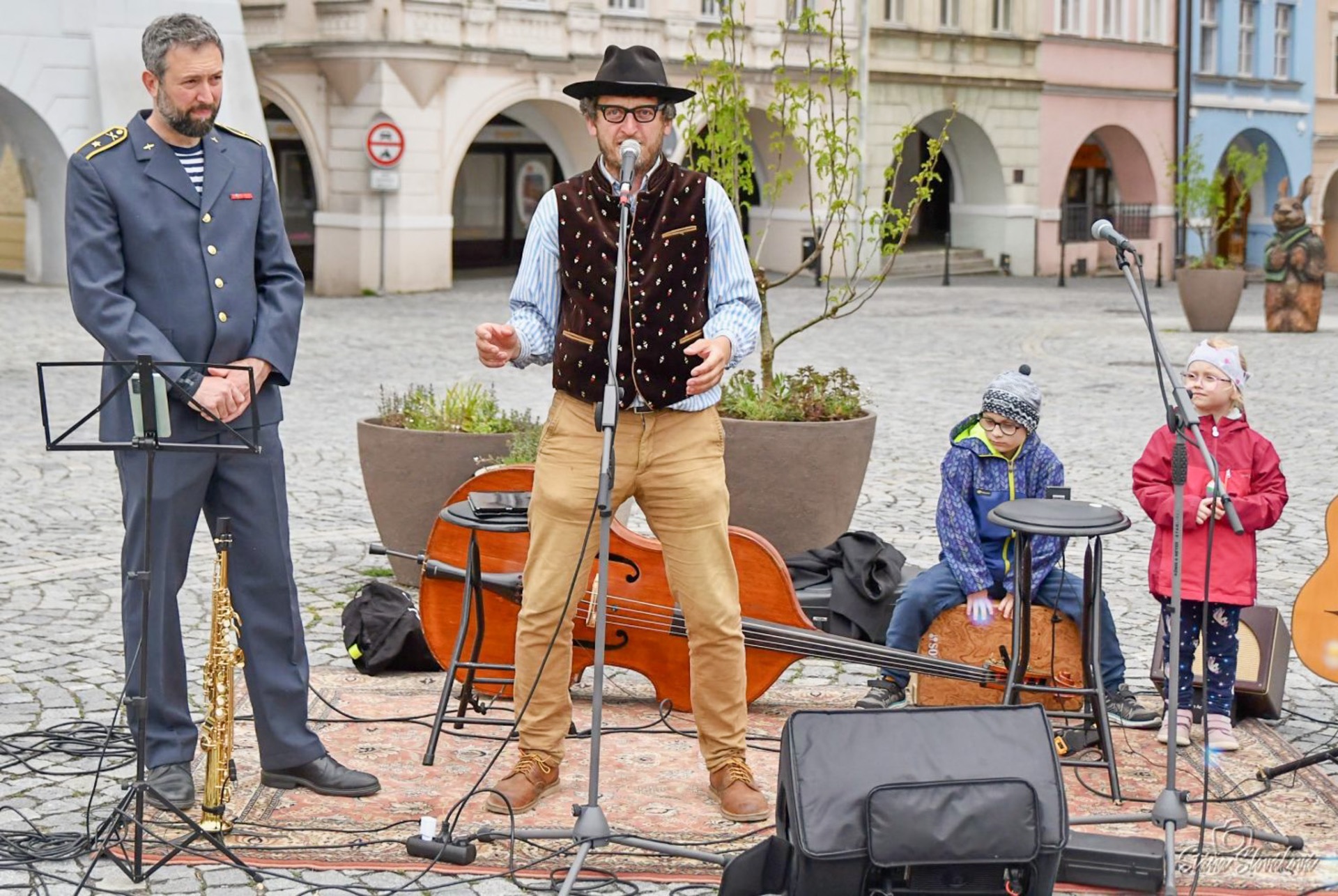 Fotografie 2 projektu NA POHOVKU / oslava narozenin Freuda