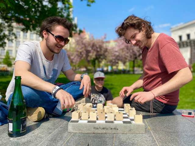 Hlavní fotografie projektu Šachy dělaj člověka