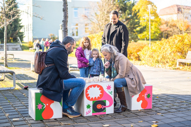 Main photography of project Public Chess with Figures